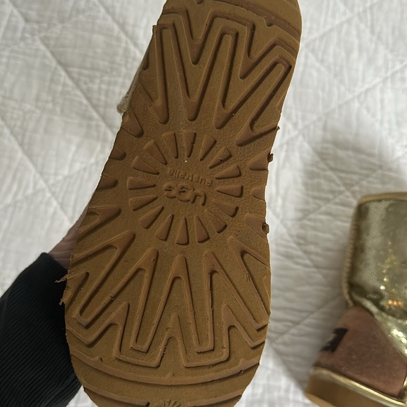 UGG gold sequence boots - Picture 4 of 4